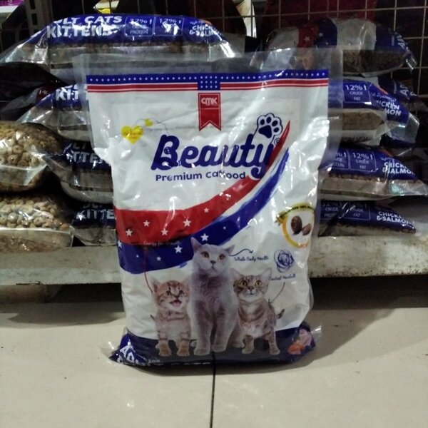 Makanan Kucing Beauty Premium Alami: Kesehatan dari Dalam, Kilau dari Luar