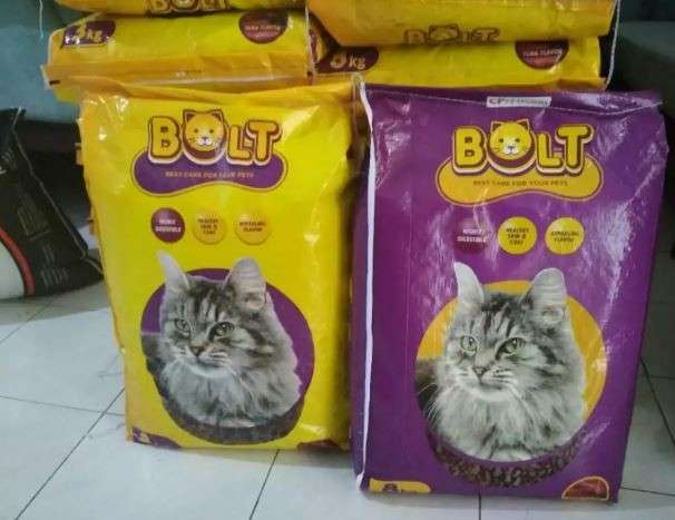 Makanan Kucing Merk Bolt: Bagus atau Tidak? Analisis Komprehensif